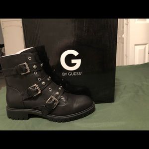 Guess boots